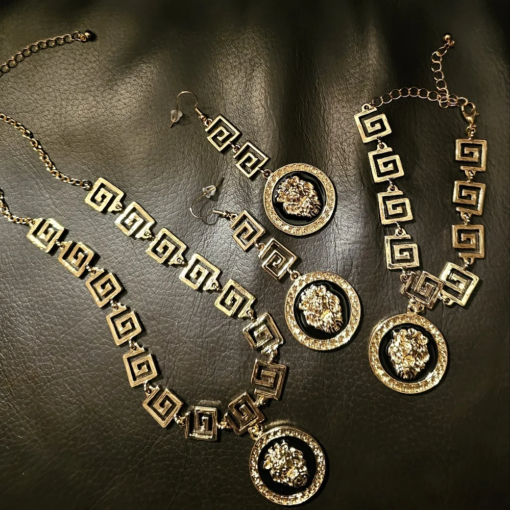 Lion Head: Bracelet, Necklace, Earrings Set NEW - Picture 8 of 8